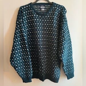 Vintage Woolrich Classic Cotton Sweater, Crewneck, Bird's-Eye Made in USA Size L